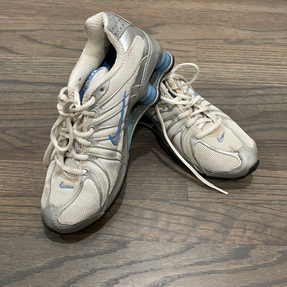 Nike Shox shoe